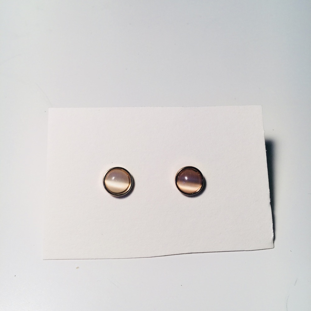 Francesca’s light pink clear stone earrings